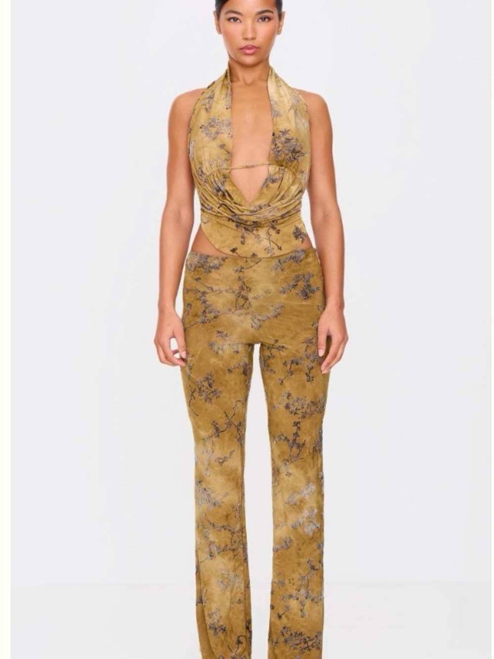 Pretty Little Thing OLIVE FLORAL PRINT DEVORE SLIM FLARE TROUSERS CO-ORD